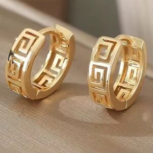Gold Tone Hallow Out Small Hoop Earrings Geometric Pattern Jewelry